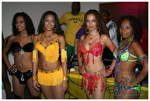 mascots_launch_2k8-074