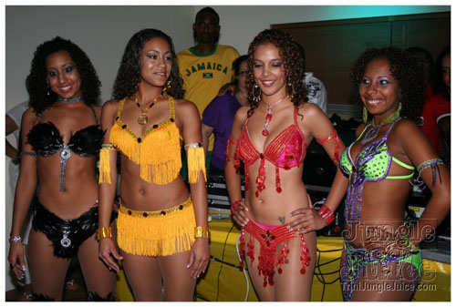 mascots_launch_2k8-075