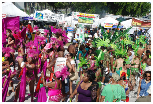miami_carnival_2008_pt1-045