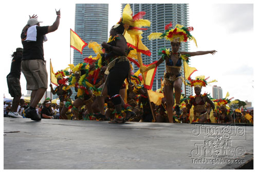 miami_carnival_2008_pt2-014