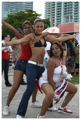 miami_carnival_2008_pt2-030