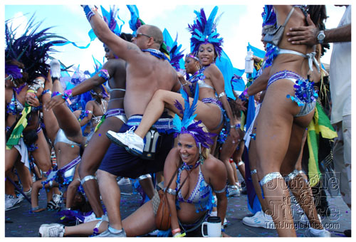 miami_carnival_2008_pt2-095