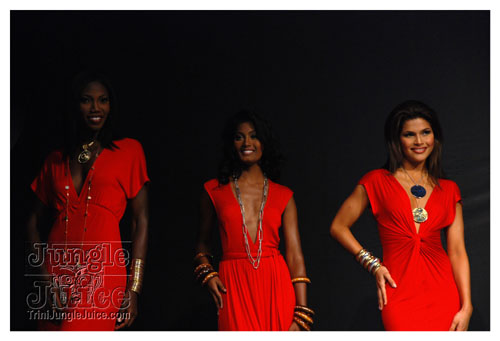 miss_universe_world_tnt2008-037