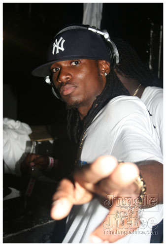 official_red_eye_oct11-039