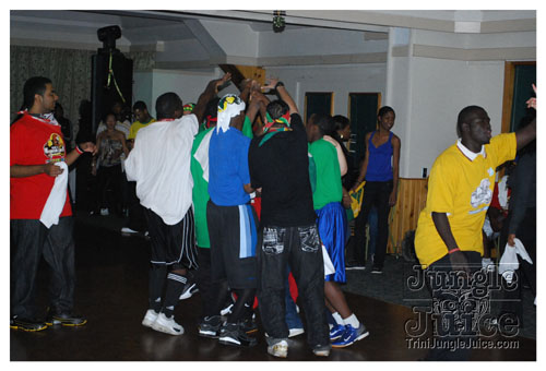 soca_under_de_mistletoe_dec6-009