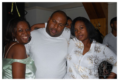 soca_under_de_mistletoe_dec6-027