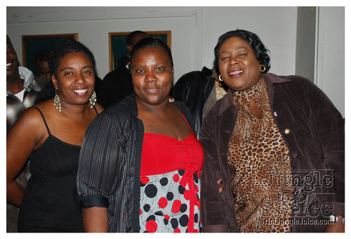 soca_under_de_mistletoe_dec6-028