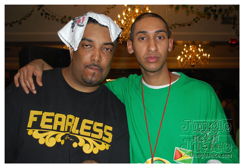 soca_under_de_mistletoe_dec6-049