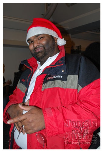 soca_under_de_mistletoe_dec6-058