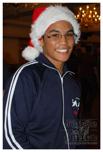 soca_under_de_mistletoe_dec6-066