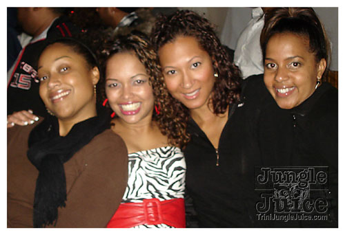 soca_under_de_mistletoe_dec6-075