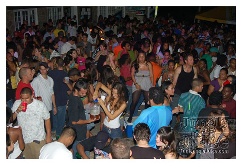 mango_coolerfete_2k8-045