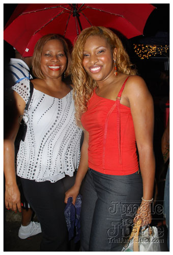 under_the_trees_2008-004