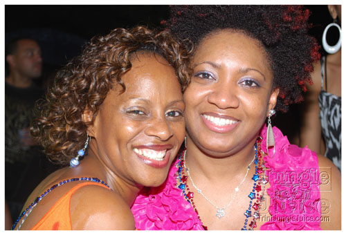 under_the_trees_2008-008