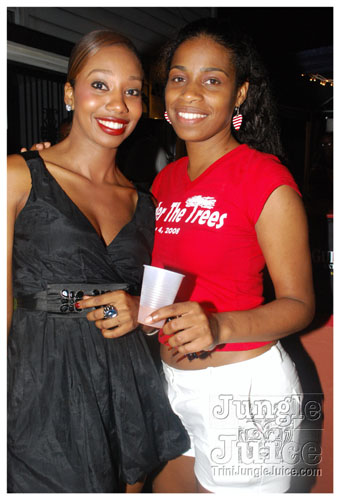 under_the_trees_2008-013