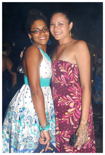 under_the_trees_2008-014