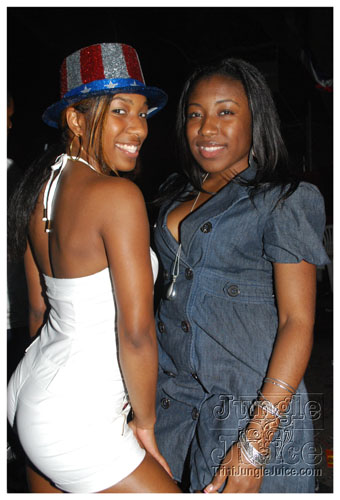 under_the_trees_2008-017