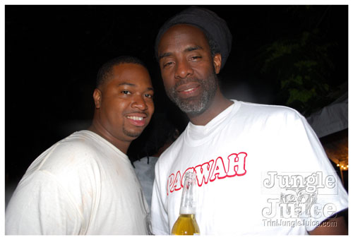 under_the_trees_2008-031