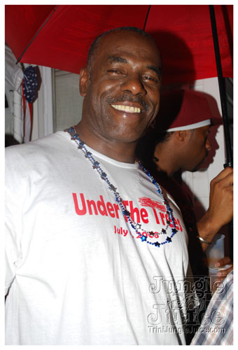 under_the_trees_2008-032