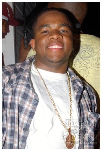 under_the_trees_2008-033