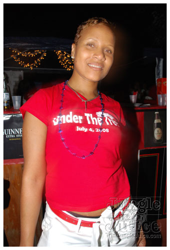 under_the_trees_2008-034