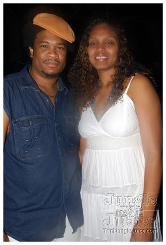 under_the_trees_2008-036