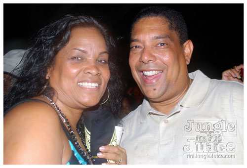 under_the_trees_2008-054