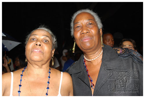 under_the_trees_2008-077