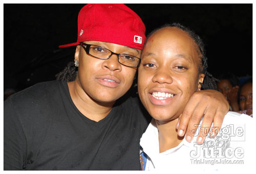 under_the_trees_2008-084