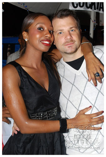 under_the_trees_2008-115