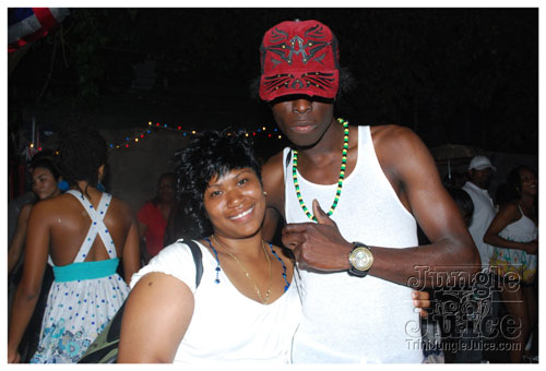 under_the_trees_2008-132