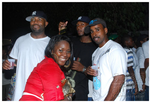 under_the_trees_2008-146