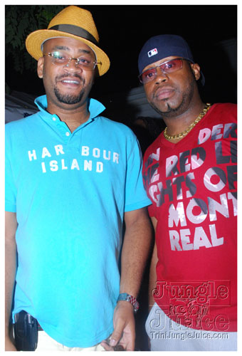 under_the_trees_2008-152