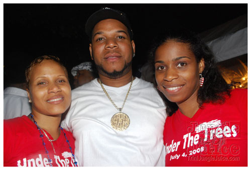 under_the_trees_2008-153