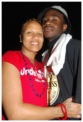 under_the_trees_2008-156