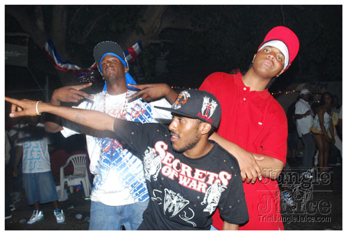 under_the_trees_2008-159