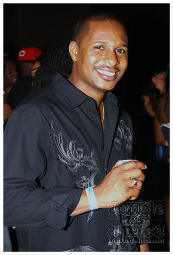 vale_bfast_party_ny_aug30-032