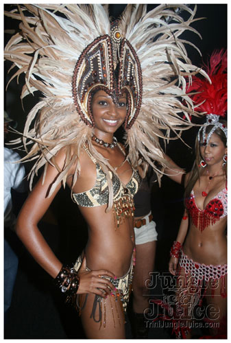 vale_bfast_party_ny_aug30-114