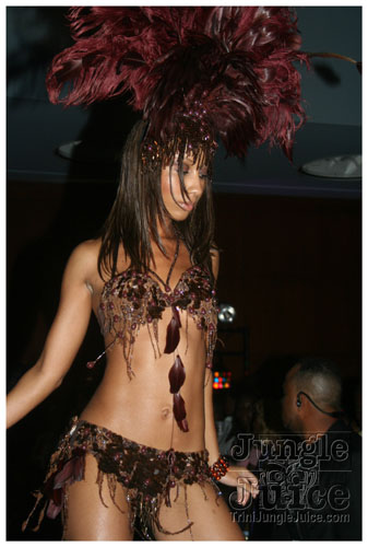 vale_bfast_party_ny_aug30-119