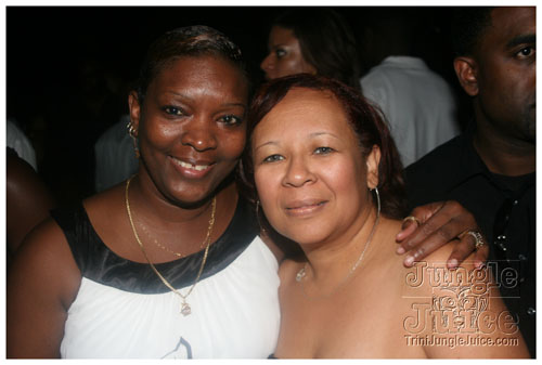 vale_bfast_party_ny_aug30-152