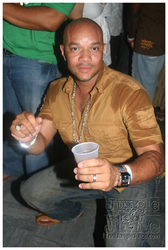 vale_bfast_party_ny_aug30-172