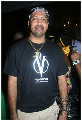 vale_bfast_party_ny_aug30-174