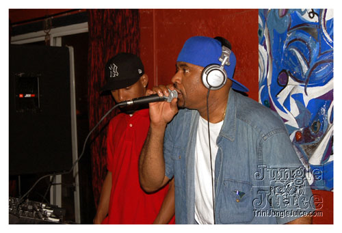 we_kinda_ting_launch_2k8-002