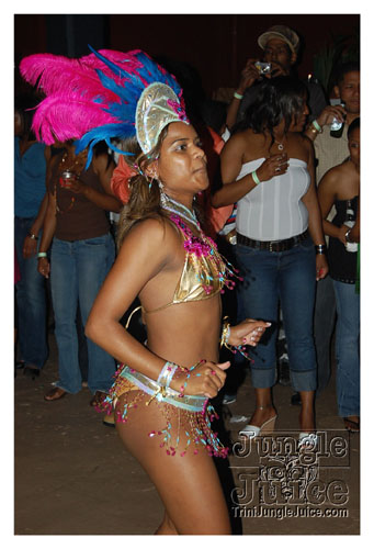 we_kinda_ting_launch_2k8-005