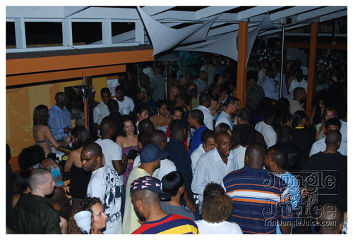 wednesday_on_the_roof_08-55