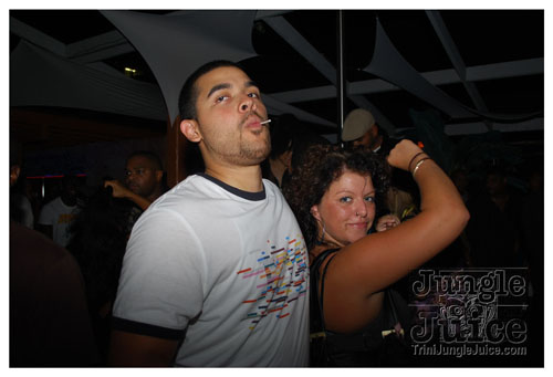 wednesday_on_the_roof_08-79