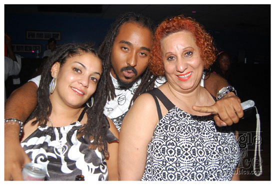 10th_annual_wear_white_may24-057