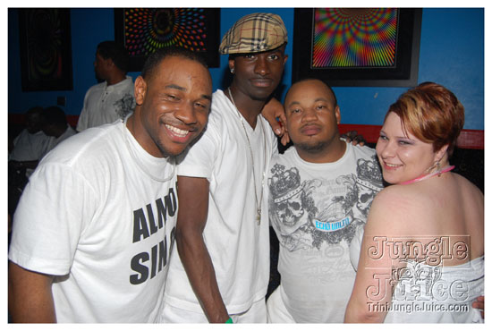 10th_annual_wear_white_may24-077