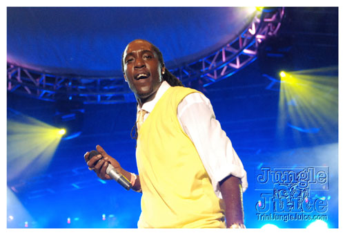 ac7_heavenly_drums_2009-039