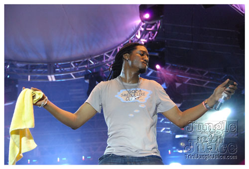 ac7_heavenly_drums_2009-040